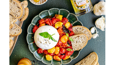 Tomates cerises confites, burrata et concentré aigre-doux aux agrumes